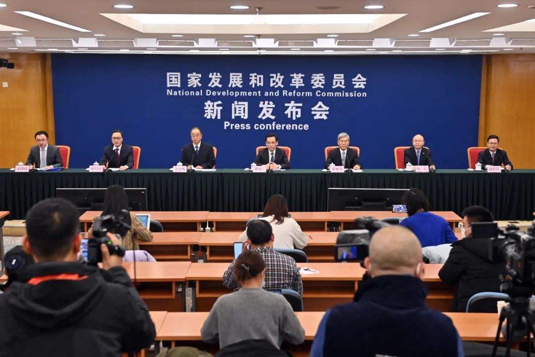 國家鐵路局：制定鐵路行業(yè)碳達(dá)峰行動方案，推動低碳轉(zhuǎn)型